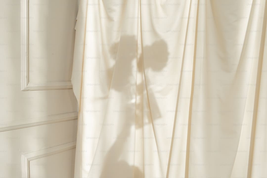 班主任饭局摸女生 人面兽心摸完敏感部位还强制表达
